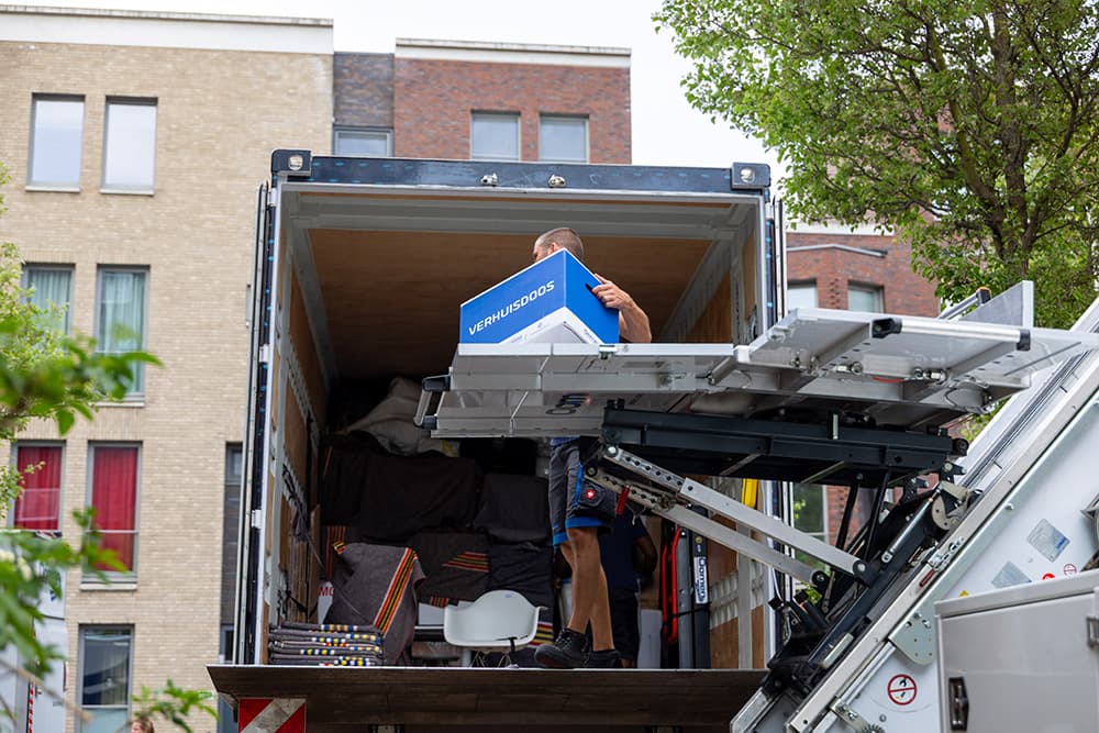 Het leeghalen van een huis na het overlijden van iemand.