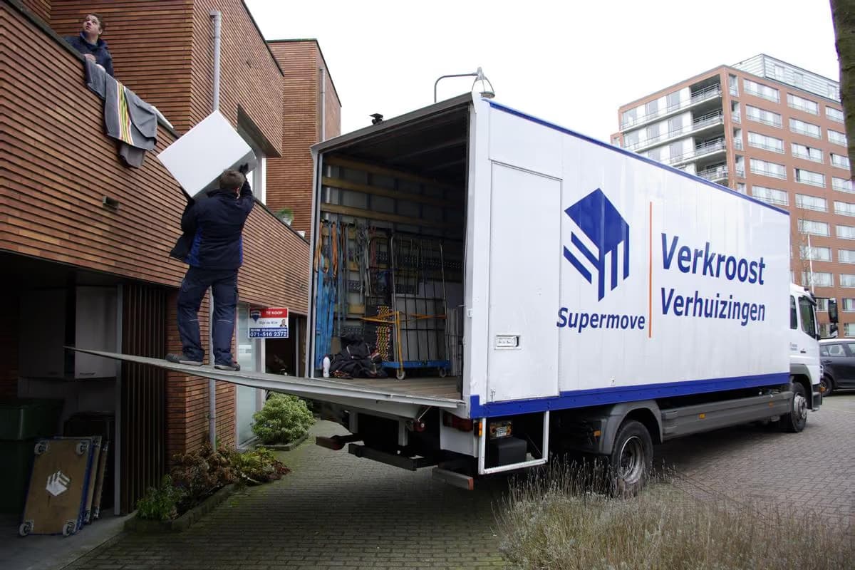 Verhuizers van verkroost aan het verhuizen