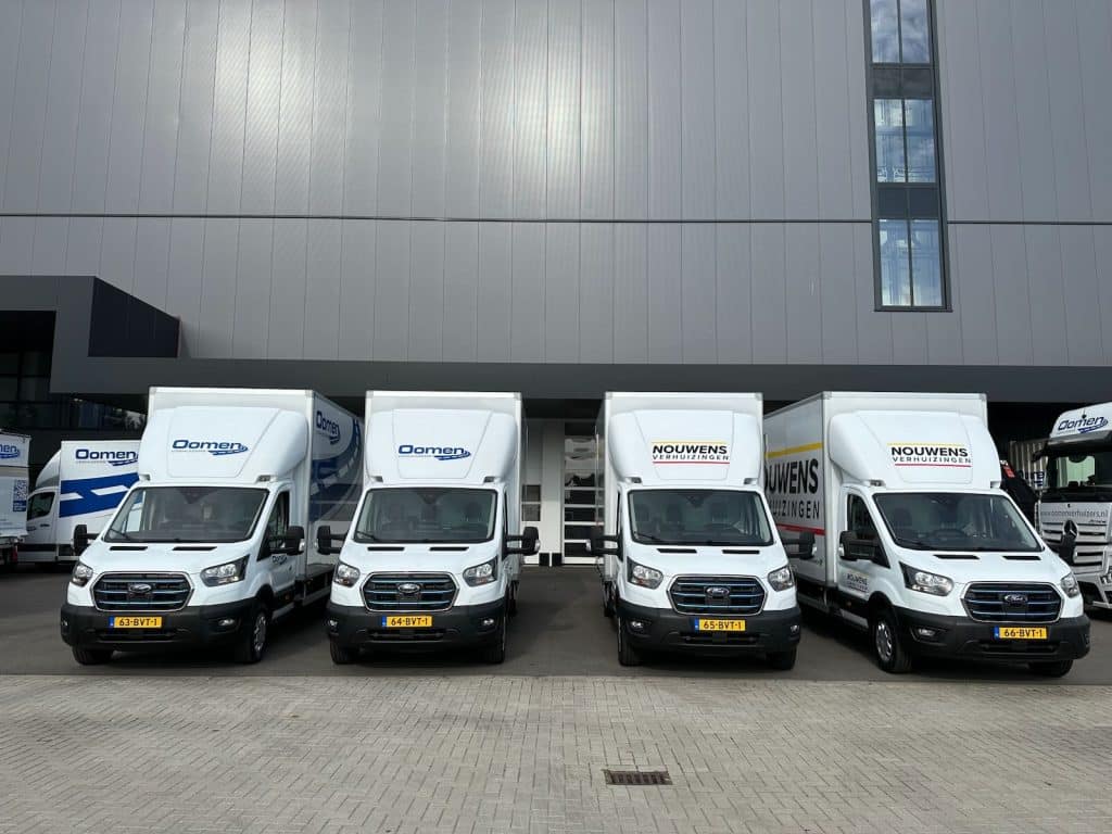 Vier nieuwe Ford e-Transit bakwagens in gebruik genomen