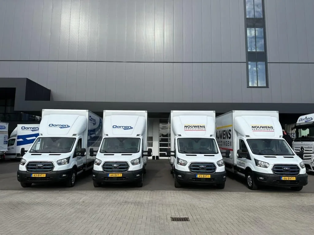 Vier nieuwe Ford e-Transit bakwagens in gebruik genomen