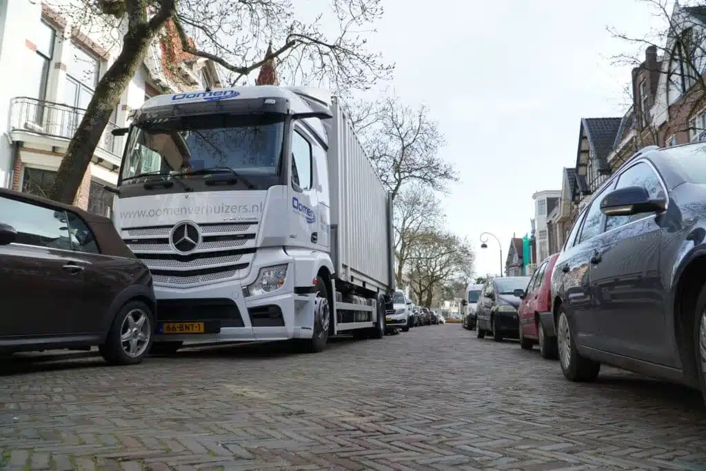Verhuizen in Amsterdam: hoe zit het met de parkeervergunning?